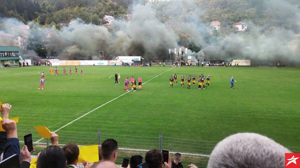 U Olovu atmosfera za pamćenje: Pogledajte fenomenalne scene sa utakmice Stupčanica - Borac