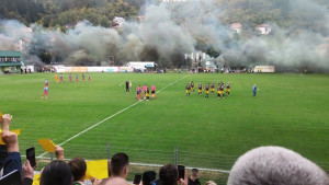 U Olovu atmosfera za pamćenje: Pogledajte fenomenalne scene sa utakmice Stupčanica - Borac
