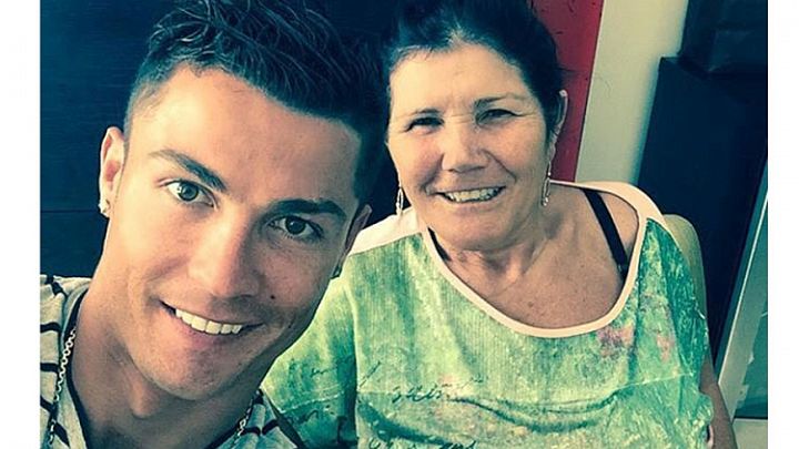 Ronaldo se pohvalio majkom, milioni pozitivnih komentara