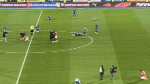 Ovo zaista boli! Igrači slomljeni plaču, Barbarez ih redom tješi