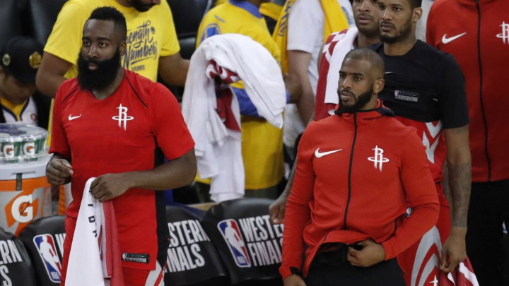 James Harden proglašen za MVP-a NBA lige, pa se na dodjeli pojavio u čudnom odijelu