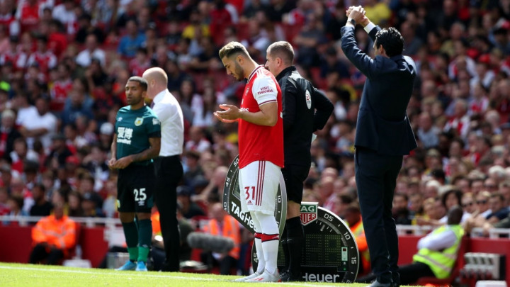 Sead Kolašinac spektakularno dočekan na Emiratesu