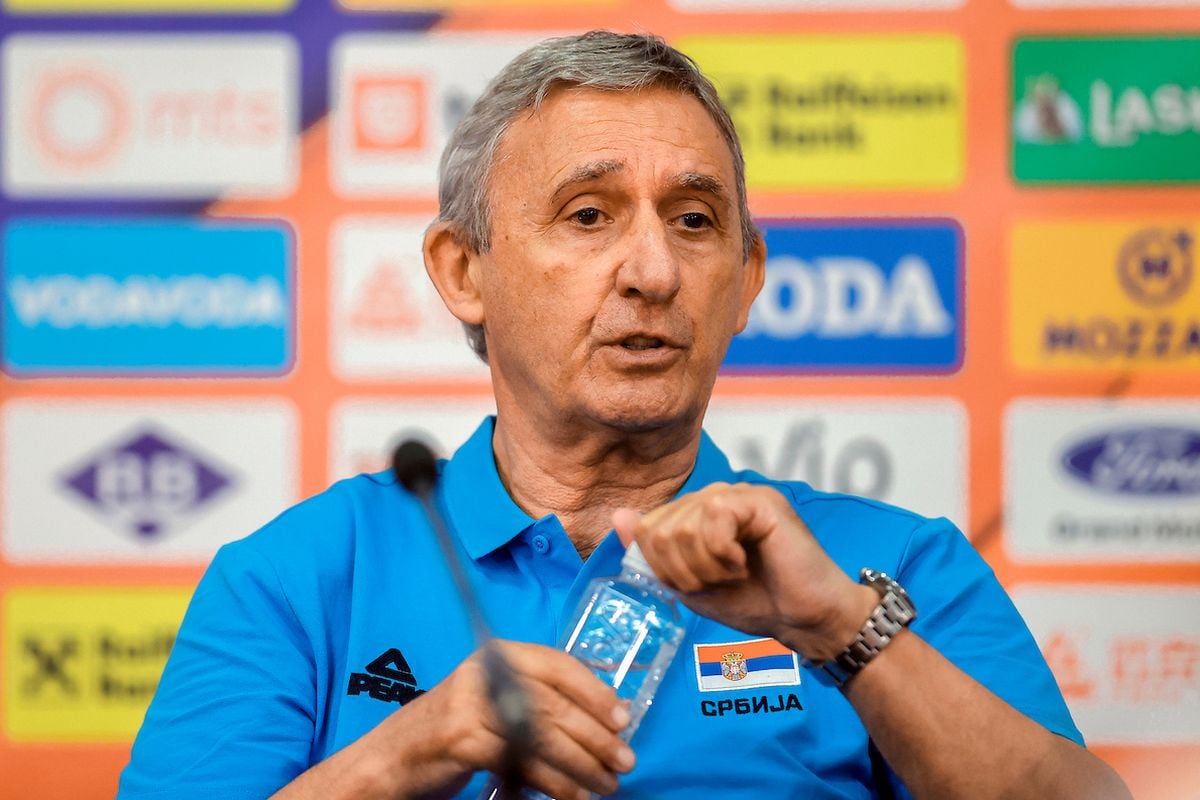 Pešić pobijesnio na svog košarkaša: "Dok sam ja trener, reprezenativac Srbije takve stvari..." Pešić pobijesnio na svog košarkaša: "Dok sam ja trener, reprezenativac Srbije takve stvari..."