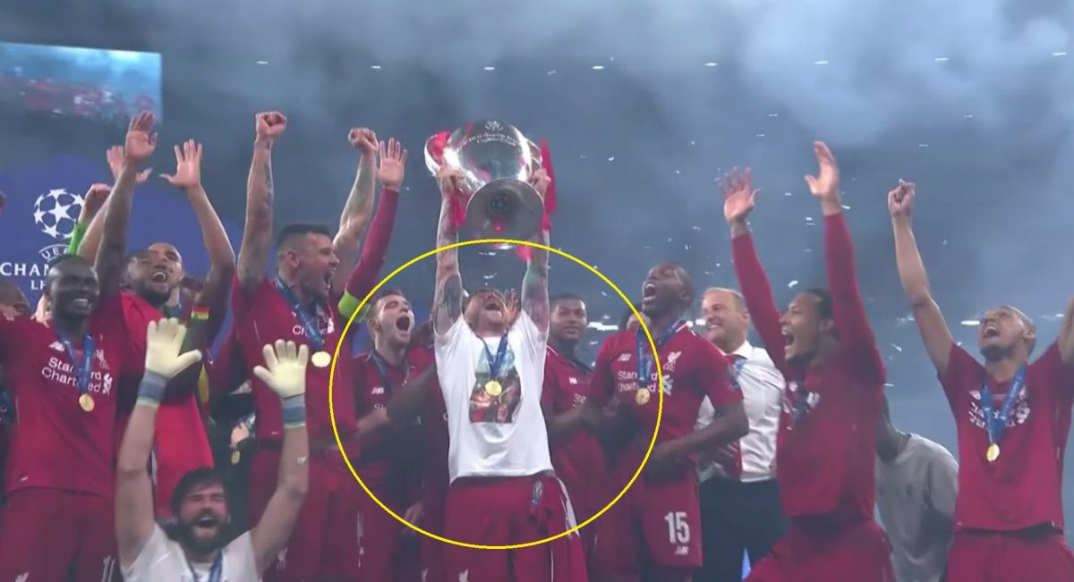 Igrač Liverpoola podigao trofej u majici na kojoj je bila poruka tragično nastradalom Reyesu