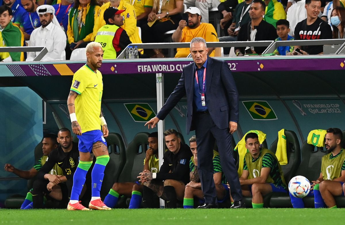 "Kur**n sin nije dao Neymaru da puca penal. Sramota si od trenera. Magarac!"