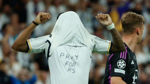 Zvijezda Reala pokazala majicu s napisom: "Molite se za RS"; Evo o čemu se radi
