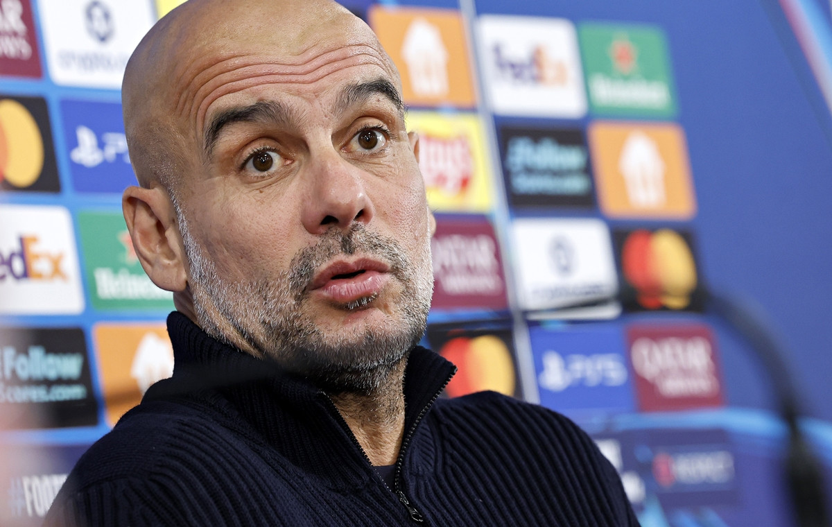 Pep Guardiola zagolicao maštu navijača: "Možda bih ja volio da ga imam tu, ali..." Pep Guardiola zagolicao maštu navijača: "Možda bih ja volio da ga imam tu, ali..."