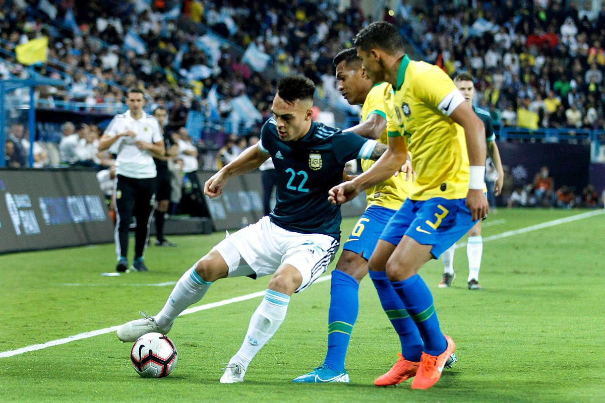 Thiago Silva kritikovao Messija i otkrio šta Argentinac svaku utakmicu radi sa sudijama