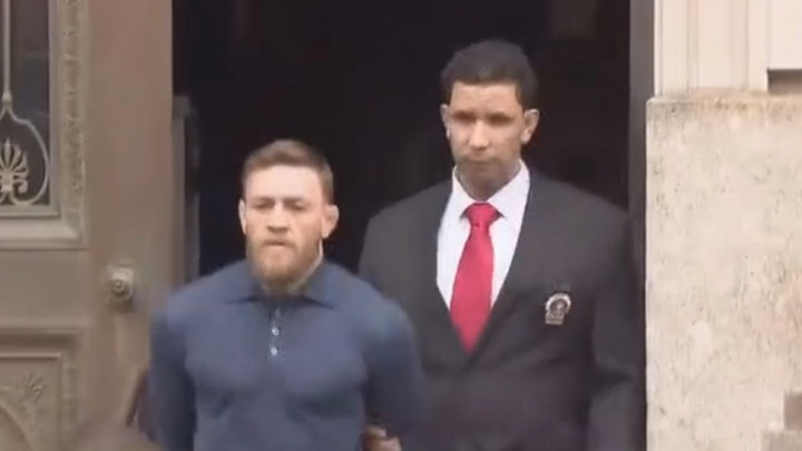 Od mega zvijezde do običnog kriminalca: Slike McGregora u lisicama obišle svijet