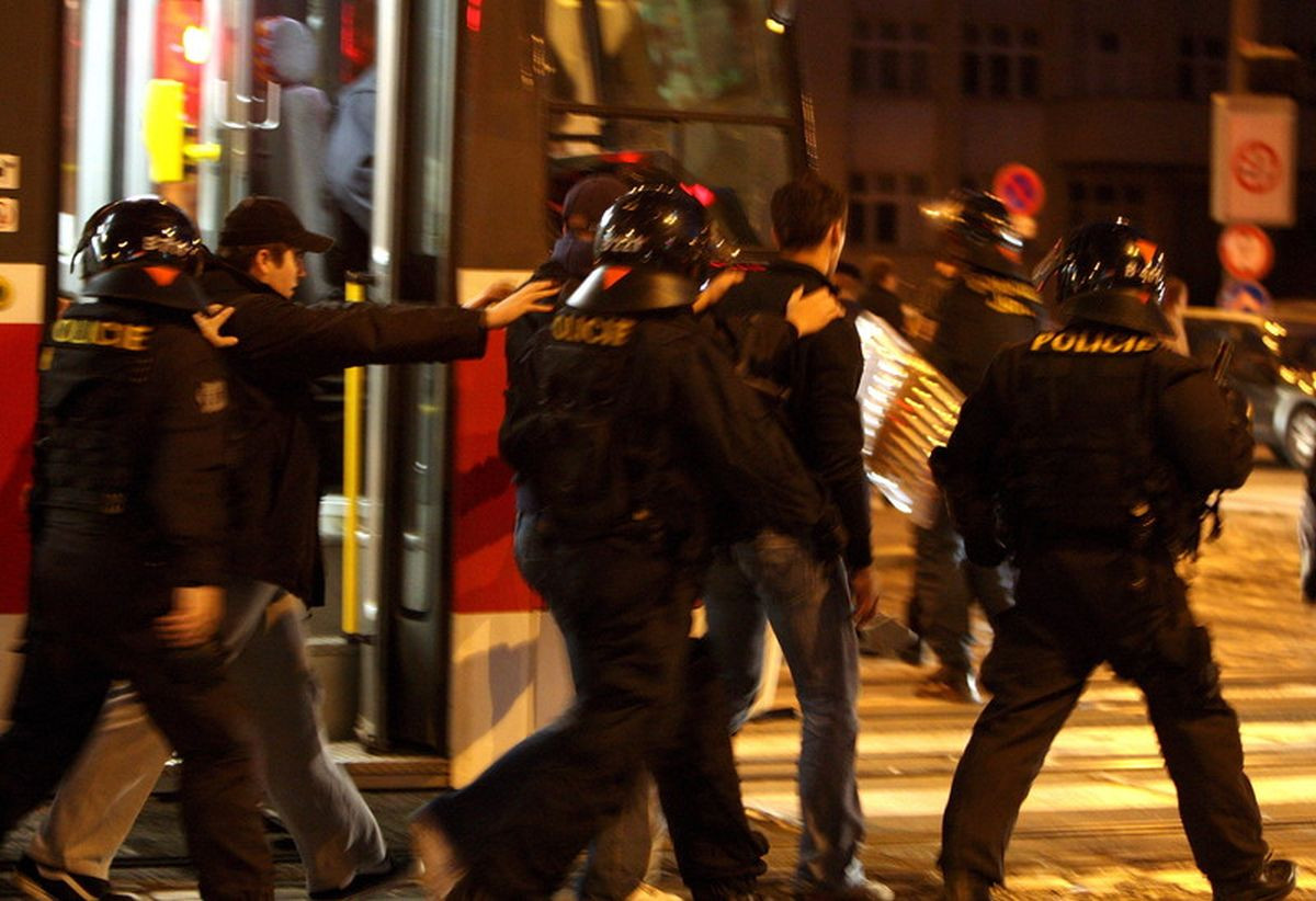 Navijači West Hama divljali u Zagrebu, jedan Hrvat teže povrijeđen
