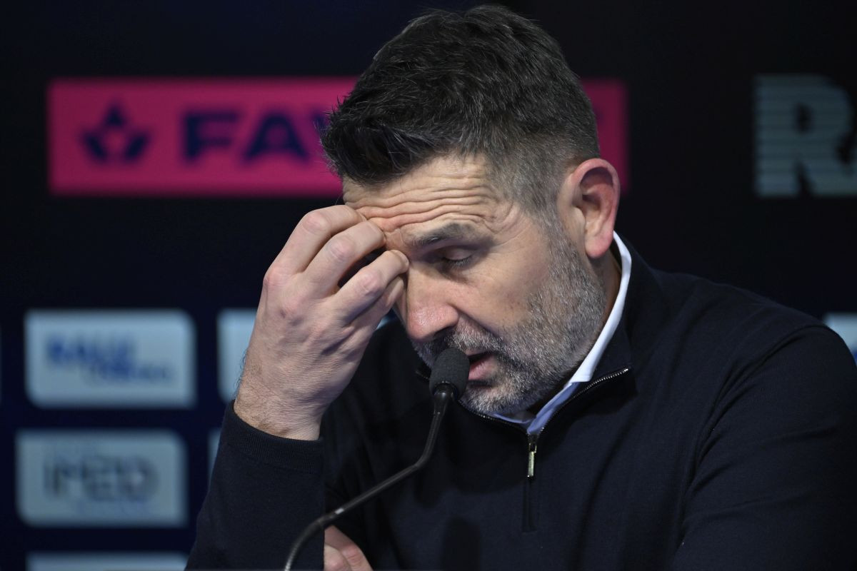 Stiže još miliona: Nije ni prošlo 48 sati od otkaza u Dinamu, a Bjelica je pred novim potpisom! Stiže još miliona: Nije ni prošlo 48 sati od otkaza u Dinamu, a Bjelica je pred novim potpisom!