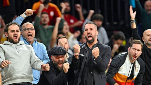 Zapušteni Arda Turan šokirao izgledom po povratku na teren