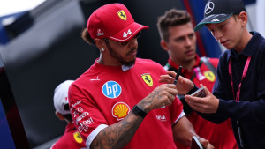 Bivši vozač Ferrarija koji je napravio haos u italijanskoj ekipi poslao poruku Hamiltonu