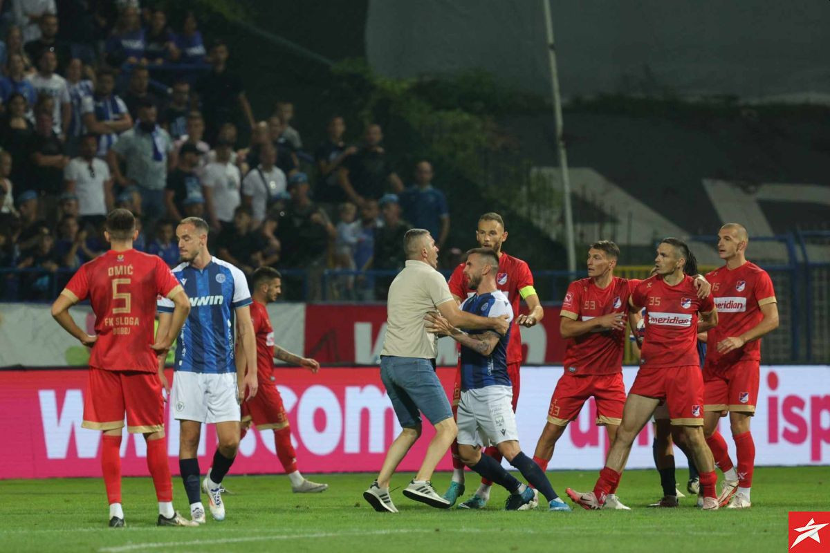 Željezničar dobio novčanu i uslovnu kaznu zbog utrčavanja navijača na teren protiv Sloge Željezničar dobio novčanu i uslovnu kaznu zbog utrčavanja navijača na teren protiv Sloge