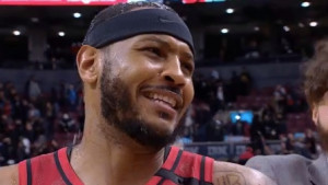 Anthony pokušao dati izjavu, ali onda se iza leđa pojavio Jusuf Nurkić