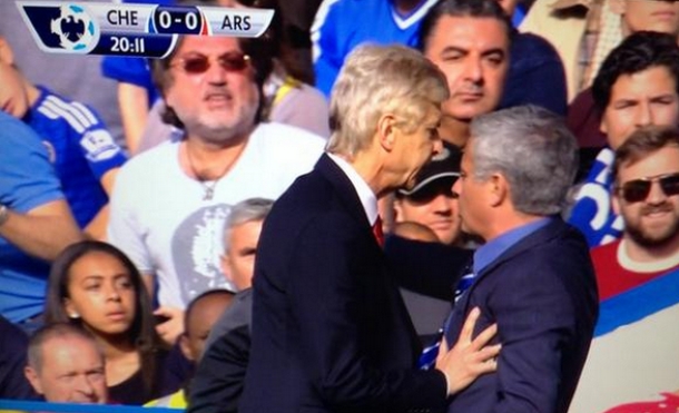 Wenger i Mourinho, prsa u prsa, pored aut linije Wenger i Mourinho, prsa u prsa, pored aut linije