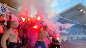 BHFanaticosi ponovo posvetili parolu Petevu, a onda zapalili baklje