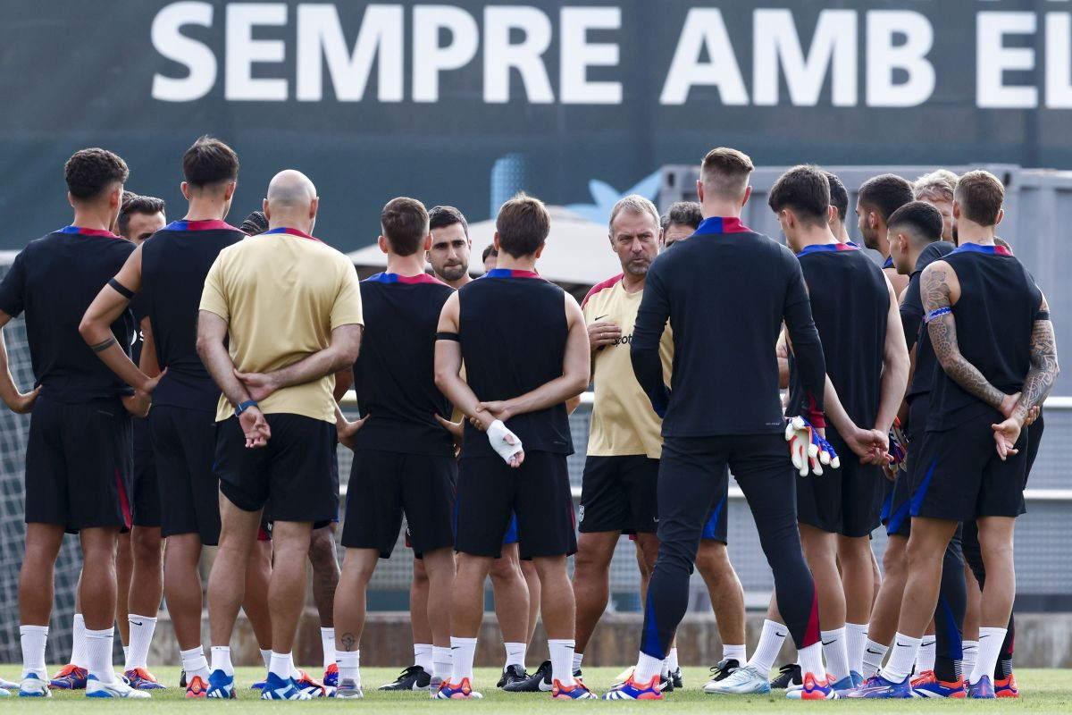 Hansi Flick uveo pravilo koje je jednog igrača Barcelone baš razočaralo, jasno je zašto je to uradio Hansi Flick uveo pravilo koje je jednog igrača Barcelone baš razočaralo, jasno je zašto je to uradio