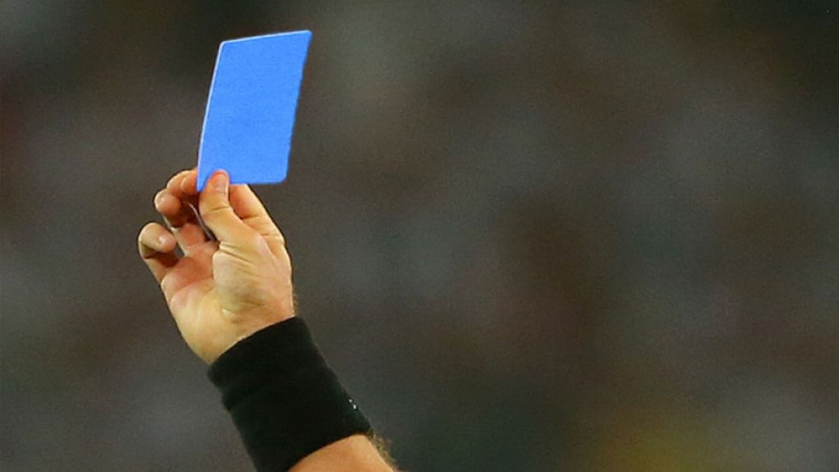 U fudbal stiže plavi karton i donijet će pravu revoluciju: Evo šta bi to moglo značiti za fudbalere