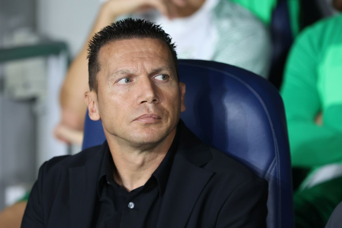 Trener Crvene zvezde zbog dešavanja u Izraelu donio neobičnu odluku Trener Crvene zvezde zbog dešavanja u Izraelu donio neobičnu odluku