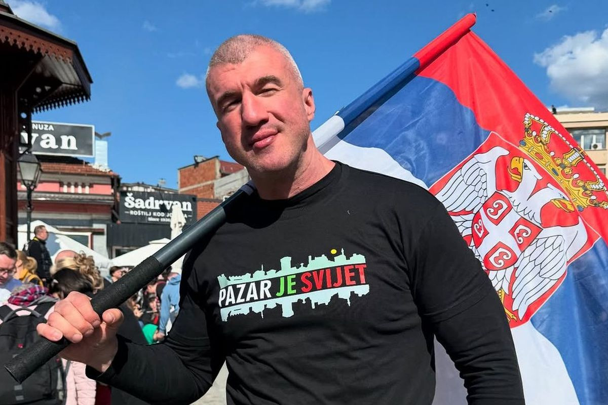 Ovo je čovjek zbog kojeg se Srbija digla na noge - Ronin je borilačka mašina pred kojom drhti režim! Ovo je čovjek zbog kojeg se Srbija digla na noge - Ronin je borilačka mašina pred kojom drhti režim!