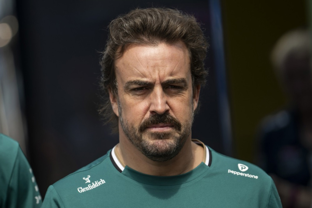 Alonso ne želi poređenja sa Brad Pittom: "Ne marim šta navijači misle" Alonso ne želi poređenja sa Brad Pittom: "Ne marim šta navijači misle"