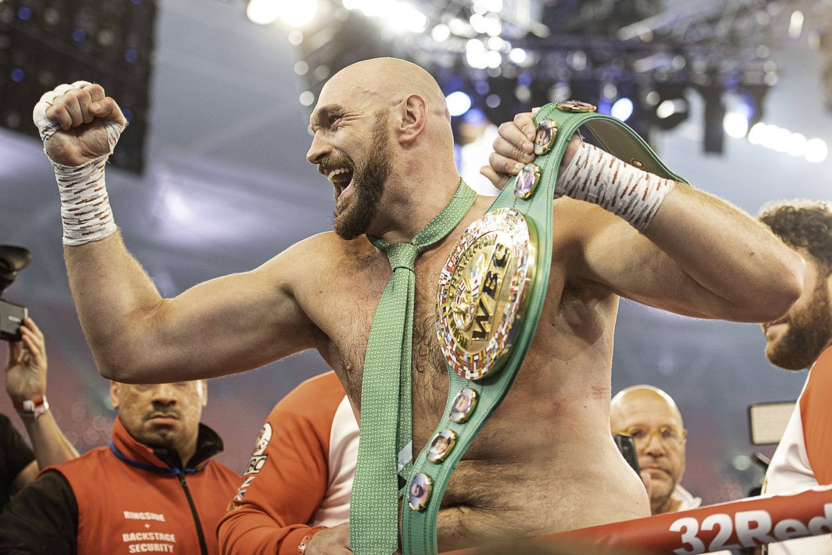 Tyson Fury nije dugo izdržao u penziji i vraća se u borbi koja će cijeli svijet podići na noge Tyson Fury nije dugo izdržao u penziji i vraća se u borbi koja će cijeli svijet podići na noge