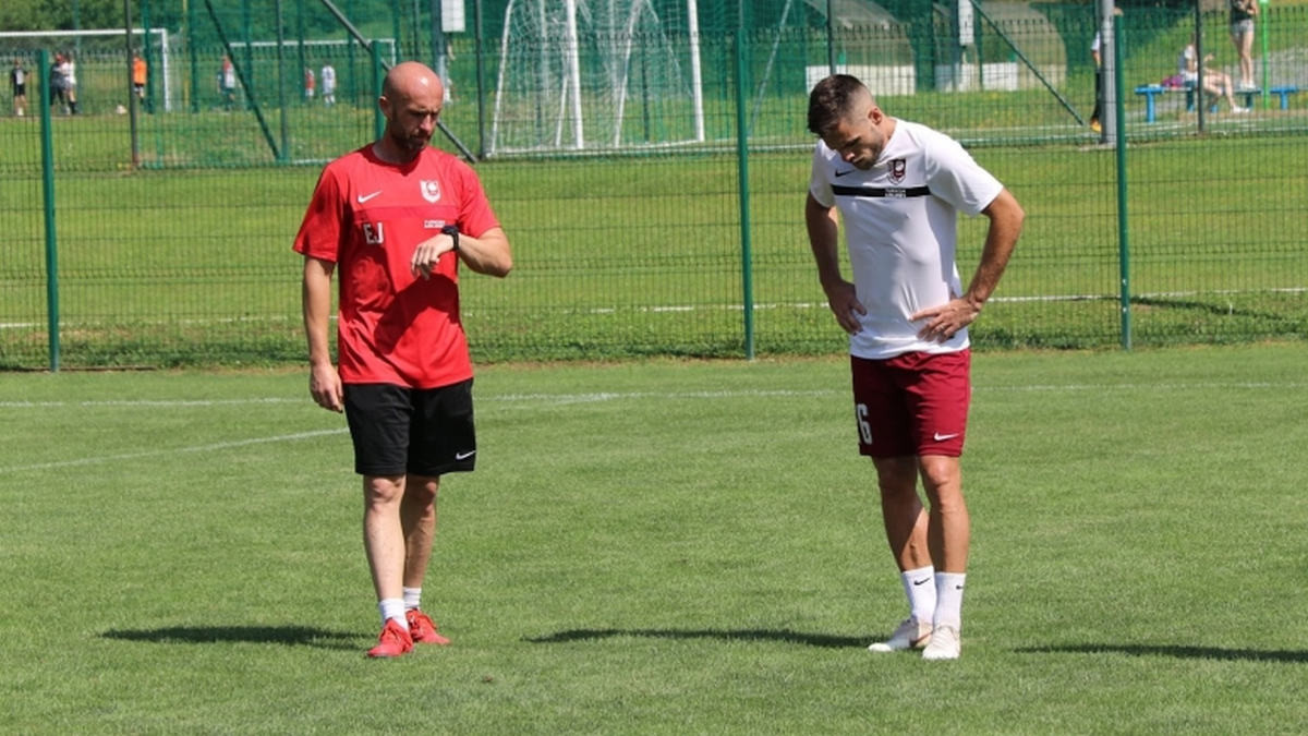 Tri mjeseca suspenzije za člana stručnog štaba FK Sarajevo Tri mjeseca suspenzije za člana stručnog štaba FK Sarajevo