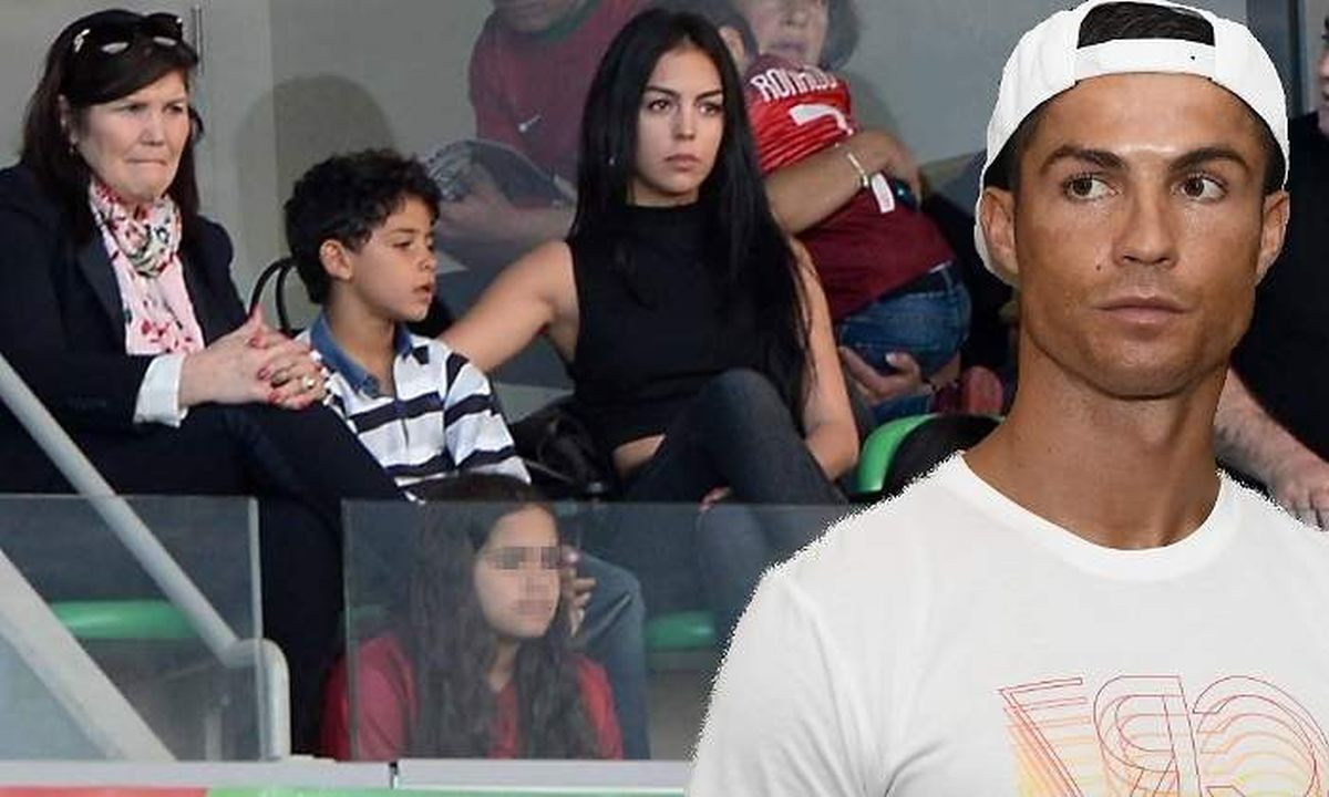Ronaldo sinu (14) ne da mobitel: "Napravio je tajno profil na Instagramu i onda je..." Ronaldo sinu (14) ne da mobitel: "Napravio je tajno profil na Instagramu i onda je..."