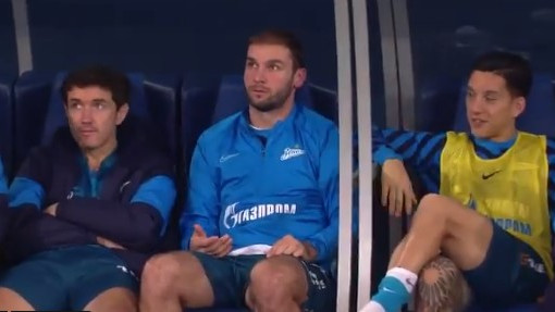 Kada shvatiš da si upravo pred cijelim stadionom otkrio taktiku svog tima