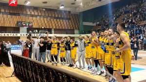 Zasluženo slavlje: Pogledajte kako su košarkaši i BHFanaticosi proslavili pobjedu