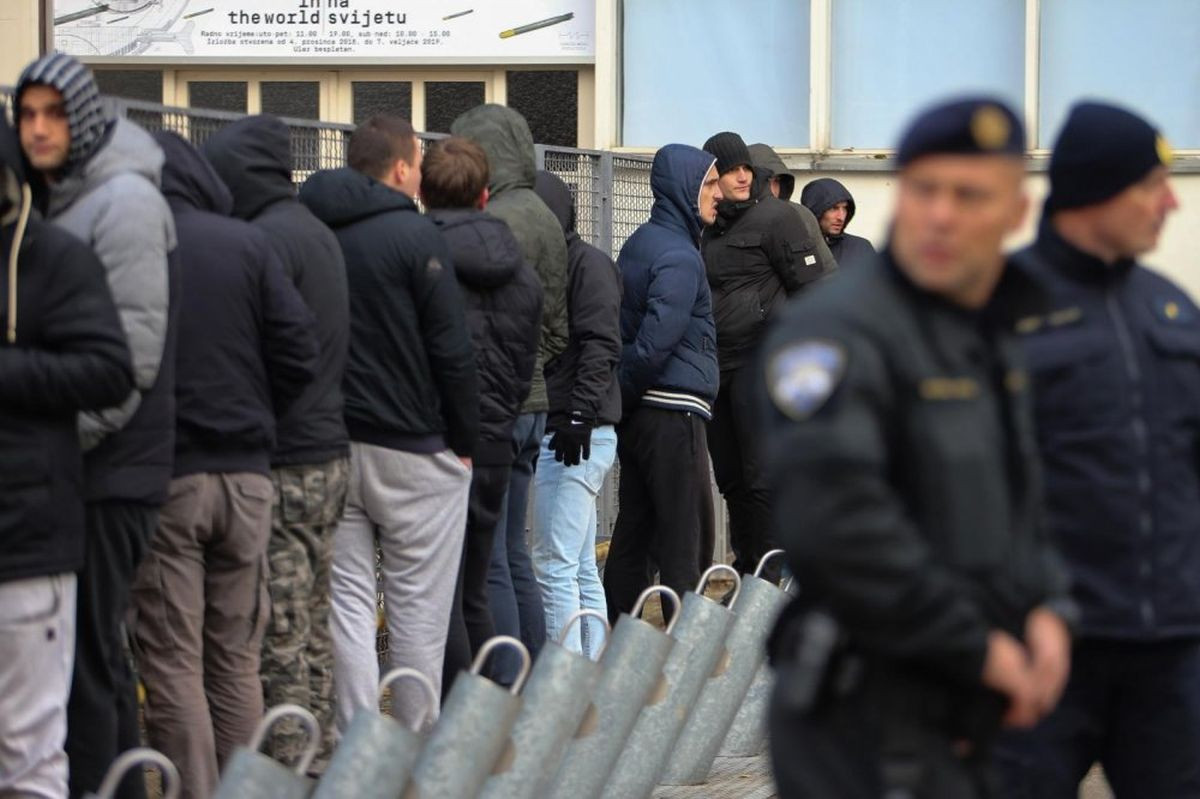 Procurio pakleni plan Torcide, žele u Beogradu napraviti ono što su Delije u Zagrebu Procurio pakleni plan Torcide, žele u Beogradu napraviti ono što su Delije u Zagrebu