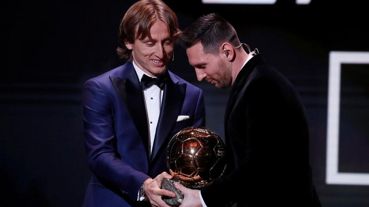 Modrić ispao pravi gospodin kada je predavao Zlatnu loptu Messiju