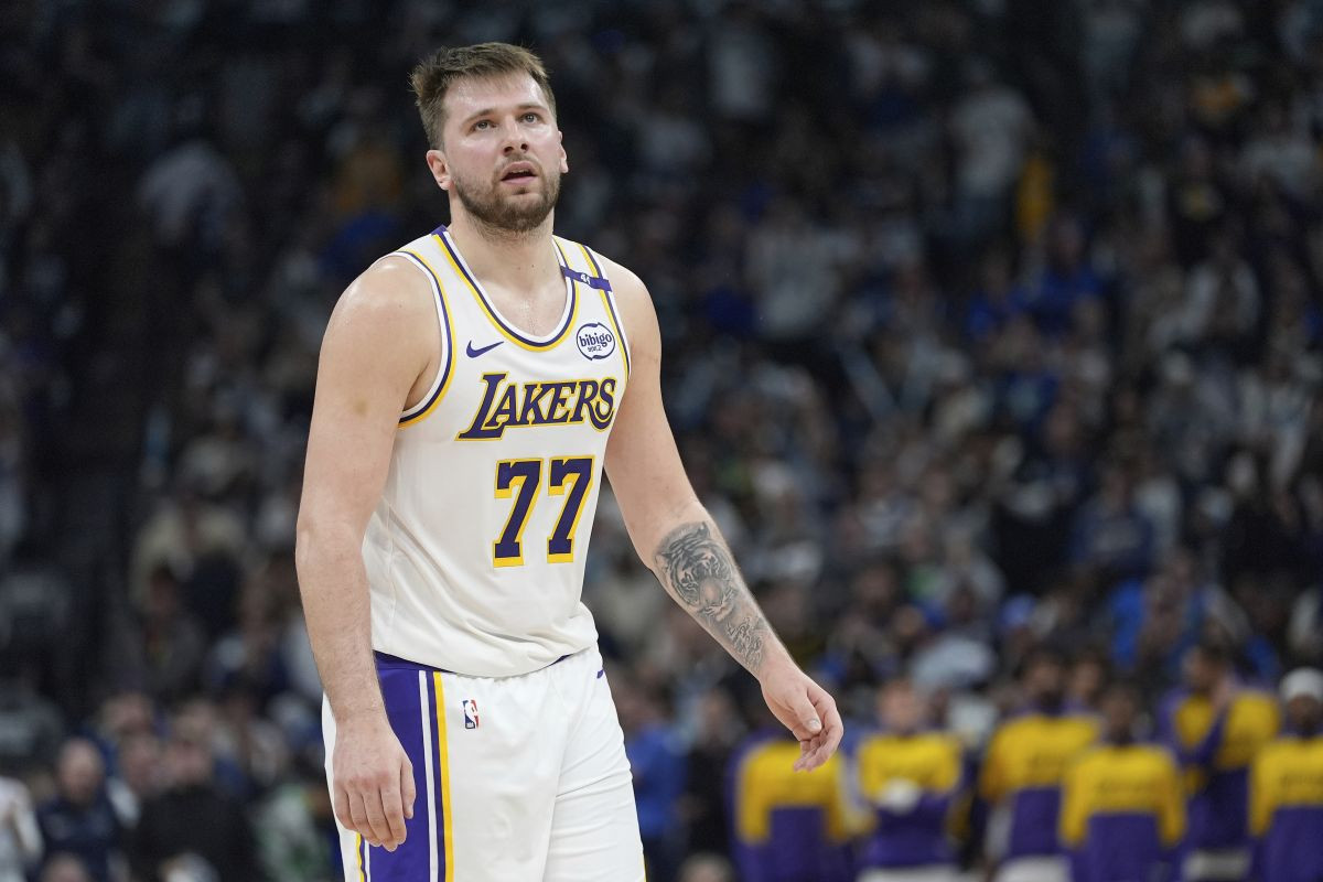 Luka Dončić potpisao! Luka Dončić potpisao!