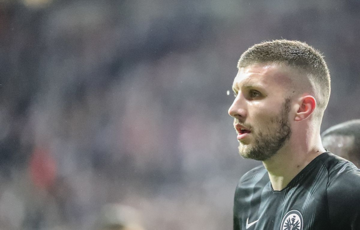 Bešiktaš potvrdio Rebićev odlazak, pa na kraju Hrvatu zadao nizak udarac koji se nije očekivao
