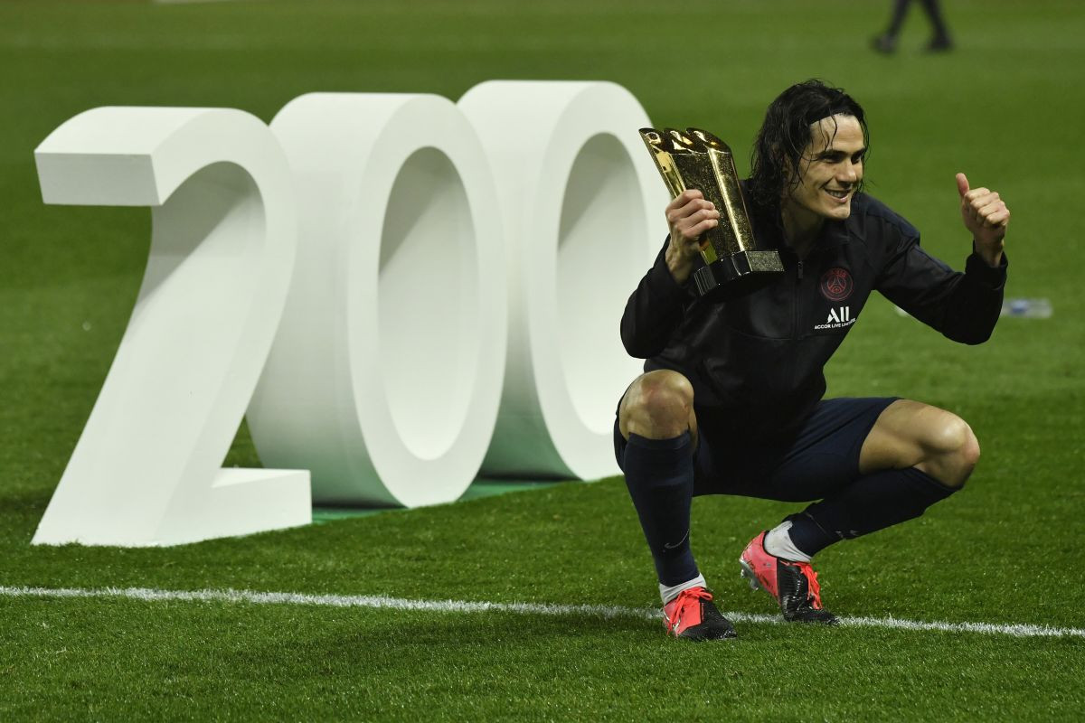 Velikan se uplašio euforije: "Cavani? Nije istina da dolazi..." Velikan se uplašio euforije: "Cavani? Nije istina da dolazi..."