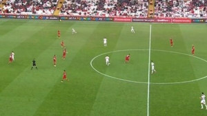 Turci bijesni na reprezentativca: Vezao je pertlu tokom gola Crne Gore