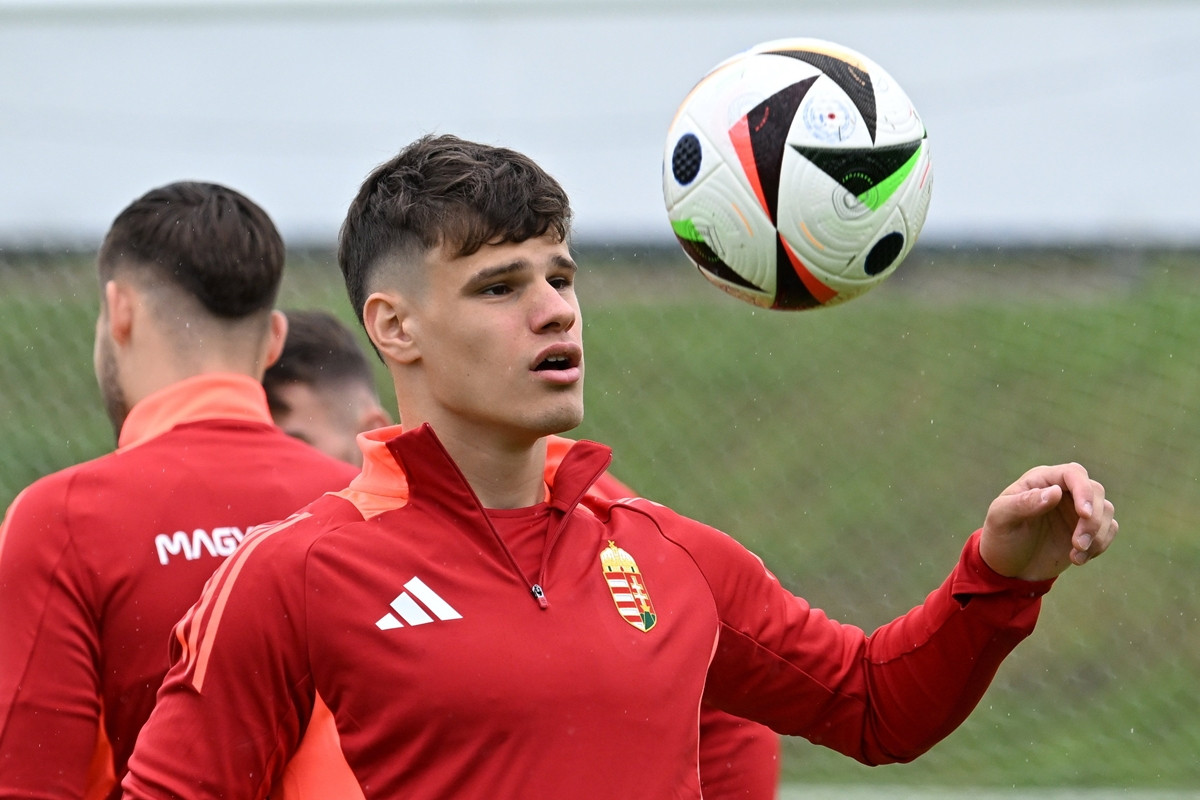 Srpski 'izdajnik' progovorio o prelasku u Liverpool: "Tata radi na tome" Srpski 'izdajnik' progovorio o prelasku u Liverpool: "Tata radi na tome"