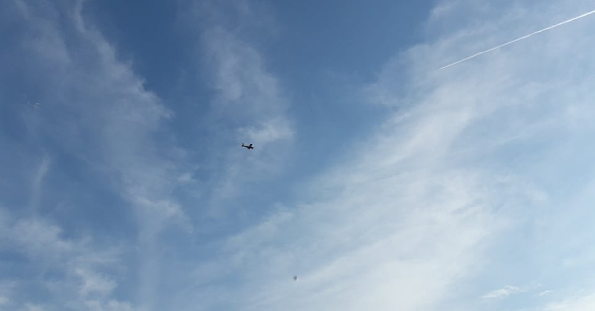 Avion nije bez razloga letio iznad stadiona: Bacio je letke na oduševljenje navijača Veleža