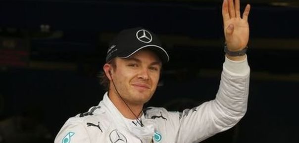 Rosbergu pole, Hamilton završio u ogradi