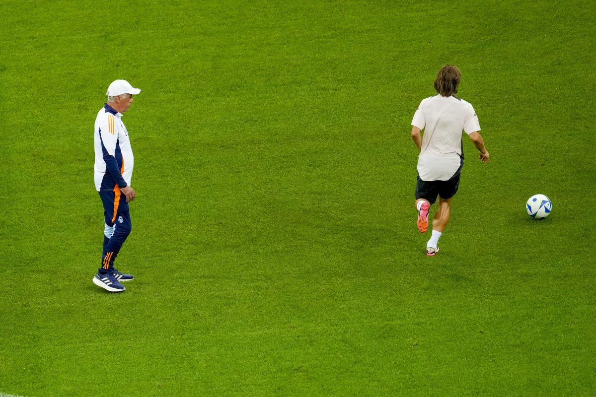 Alarmantna scena u Realu: Ancelotti prekinuo trening, Modrić se uhvatio za glavu od muke! Alarmantna scena u Realu: Ancelotti prekinuo trening, Modrić se uhvatio za glavu od muke!