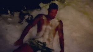 Ni temperatura od -11 mu ne smeta: Lovren se skinuo u bokserice i bacio u snijeg