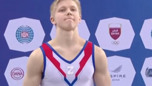 Slovo Z krasi ruska vojna vozila u Ukrajini, ali sada ga je ponosno predstavio ruski sportista