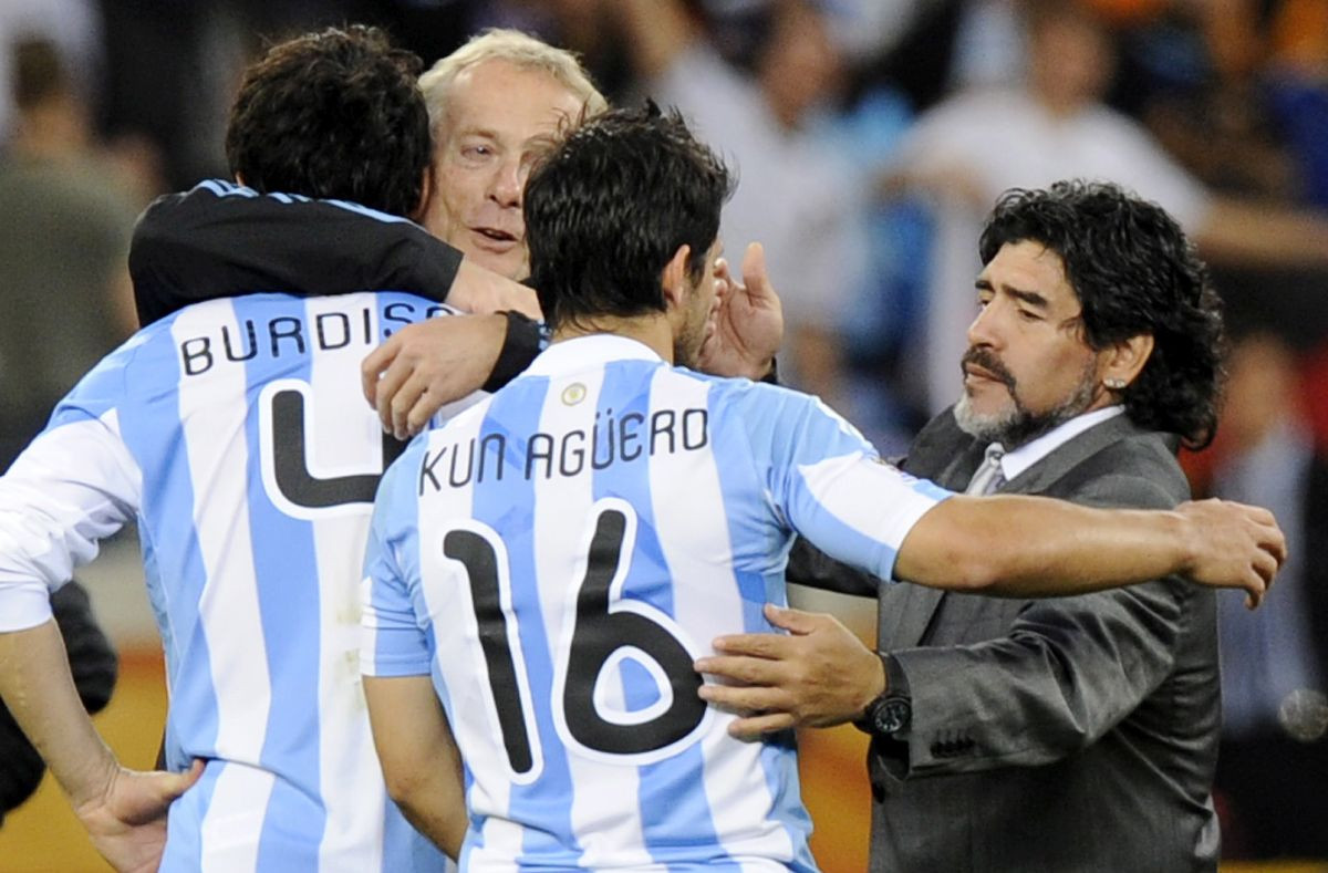 Aguero izabrao idealni tim Argentine od pet igrača, ali nije uvrstio Maradonu