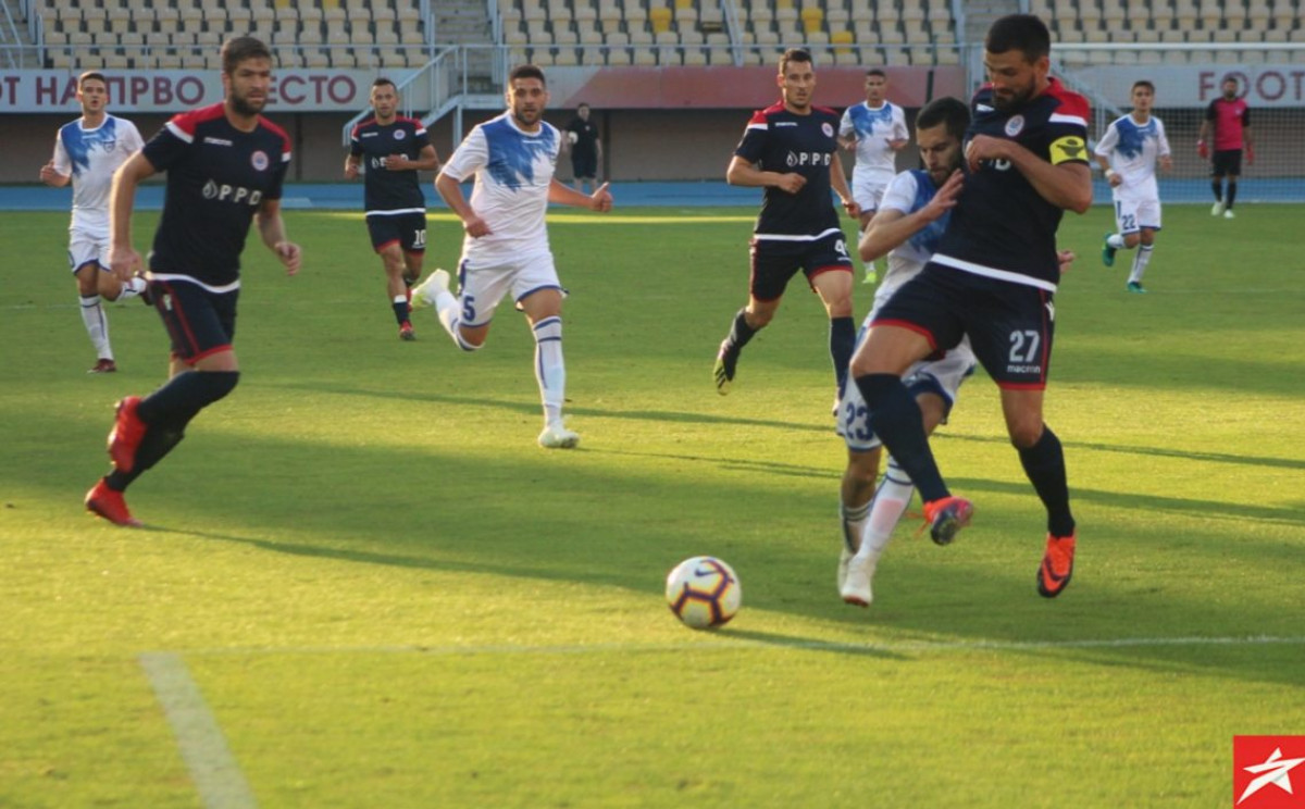 U Mostaru prava fudbalska atmosfera, Plemići oprezni