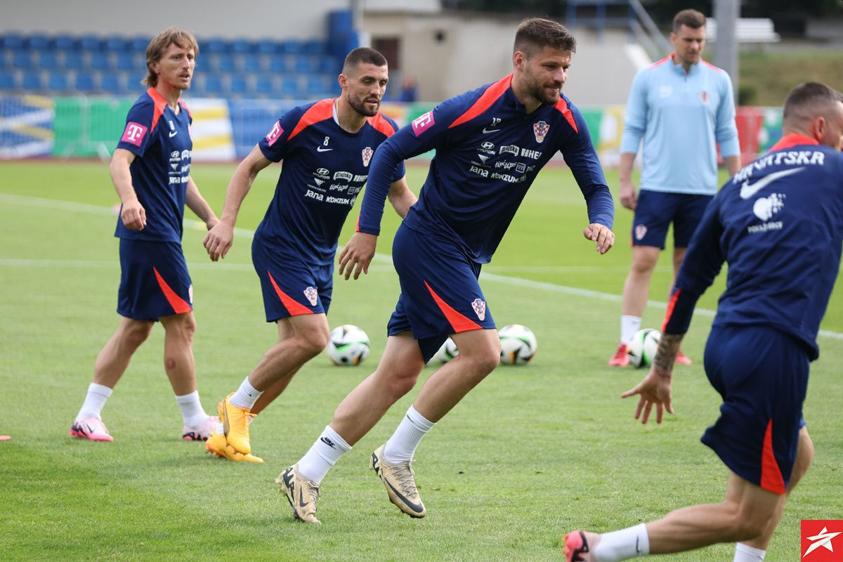 Na Maksimiru strepe još nekoliko sati, a kada "otkuca" ponoć stvari se za Dinamo drastično mijenjaju