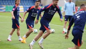 Na Maksimiru strepe još nekoliko sati, a kada "otkuca" ponoć stvari se za Dinamo drastično mijenjaju