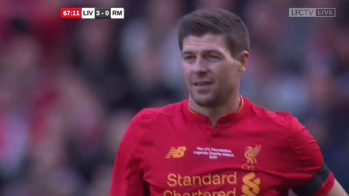 Gerrardov udarac umalo slomio prečku