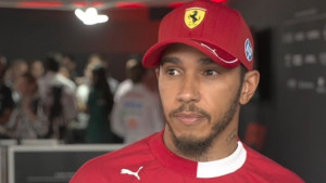 Hamiltonove riječi uzdrmale fanove Ferrarija: "Beskoristan sam, možda trebaju drugog vozača"