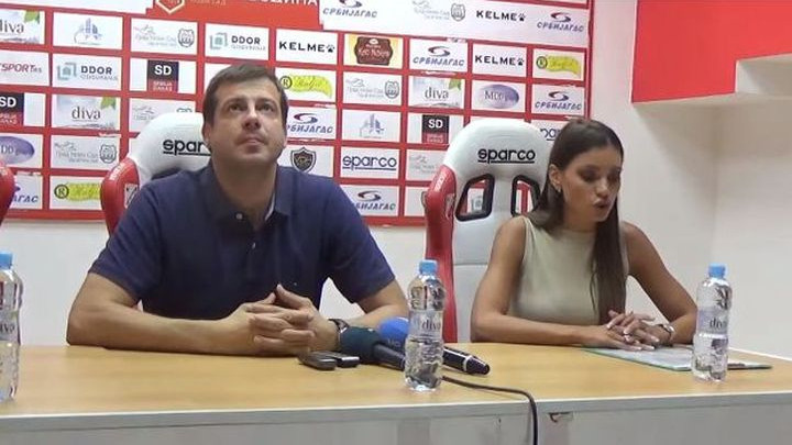 Seks bombu Lalatović nije smio ni da pogleda: Komične scene pred utakmicu Vojvodine